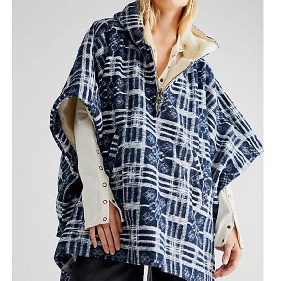 Free People Miss You Hooded Sherpa Poncho Green Combo  OSFM - Picture 2 of 8